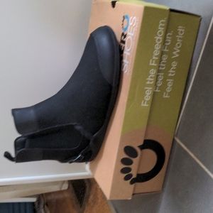 NWT Xero Shoes Vienna Boots 10.5